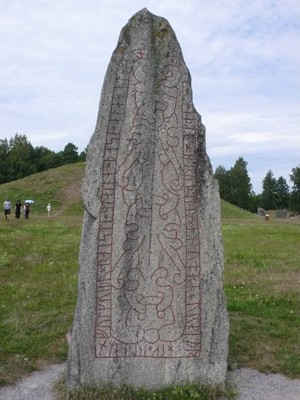 Anundshögen-Runenstein
