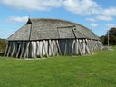 Rekonstruiertes wikingerzeitliches Langhaus bei der Rundburg Fyrkat  - thumbnail