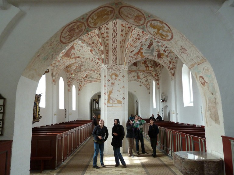 Kirche von Fanefjord auf Møn mit mittelalterlichen Wandmalereien - small